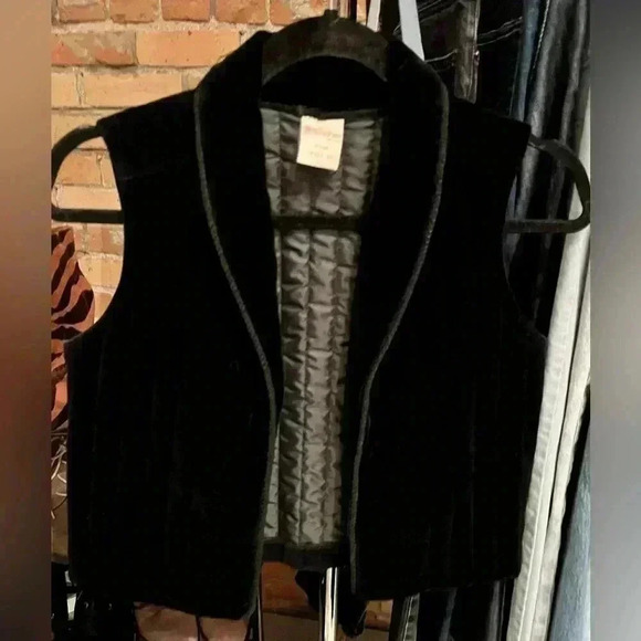 Vintage Panther black velvet cropped vest with trim size small - Picture 2 of 10